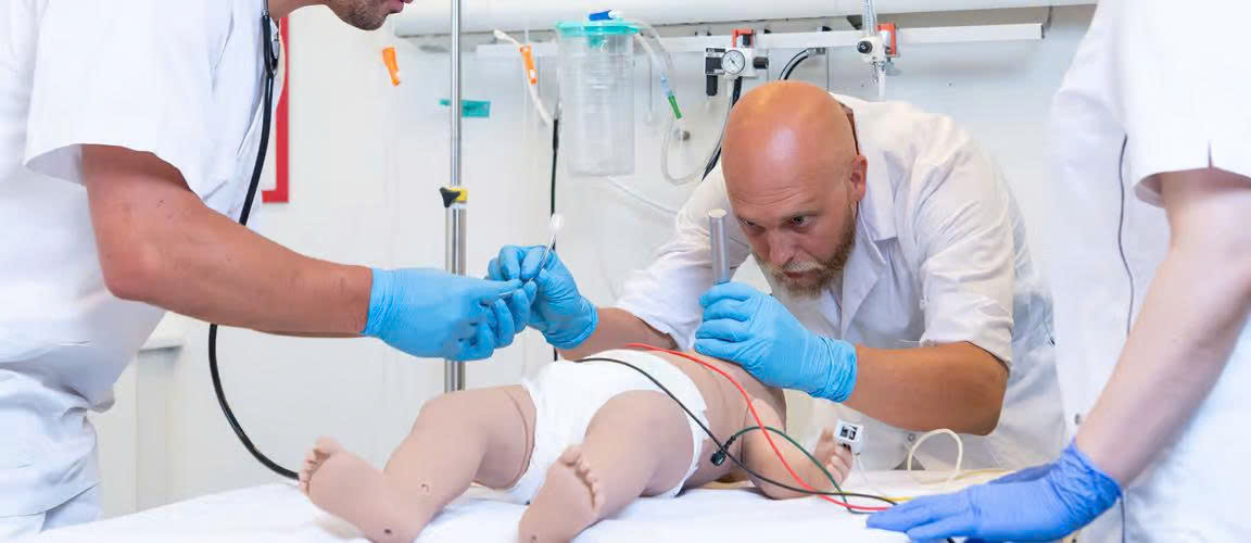 MODEL OF EMERGENCY RESUSCITATION FOR LITTLE CHILDREN